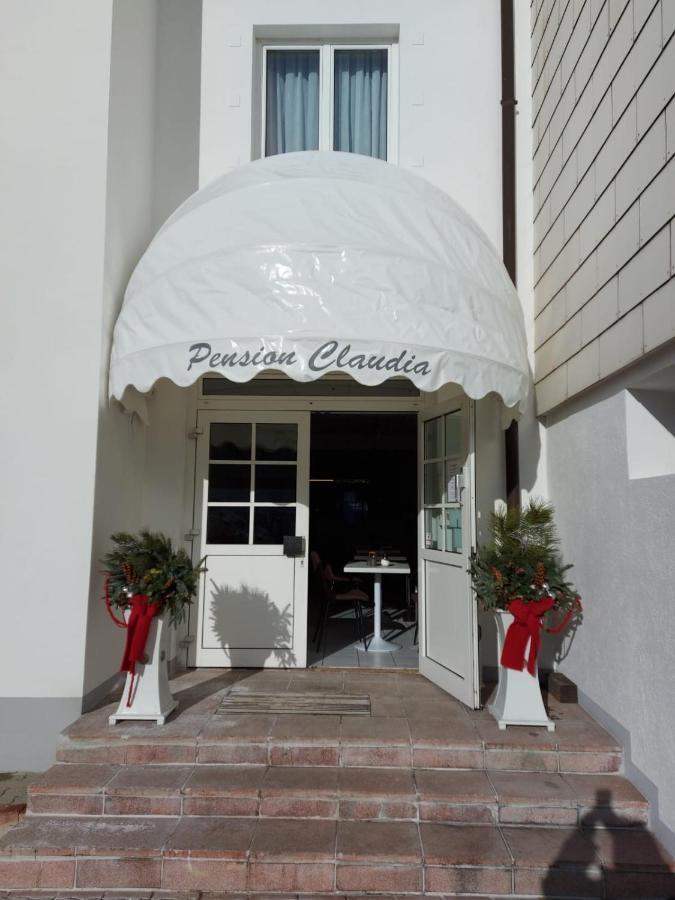 Pension Claudia Voesendorf Exterior photo
